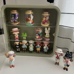 Valuable figure set (Discontinued Items)